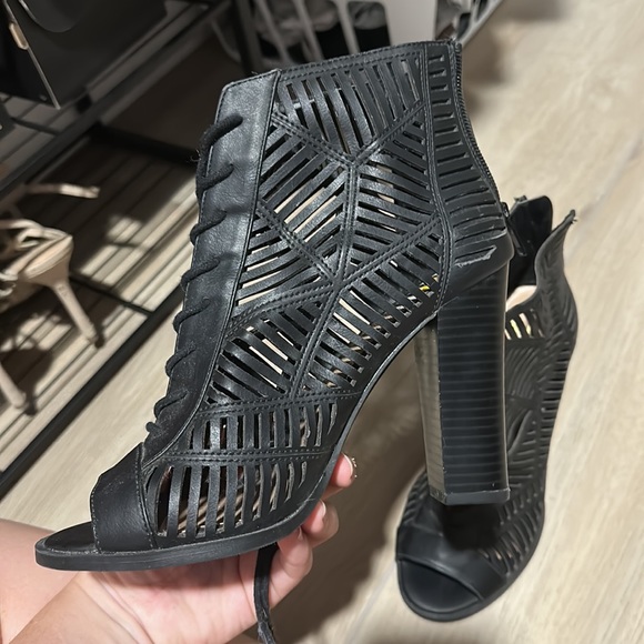 Black heels size 7.5 - Picture 1 of 2